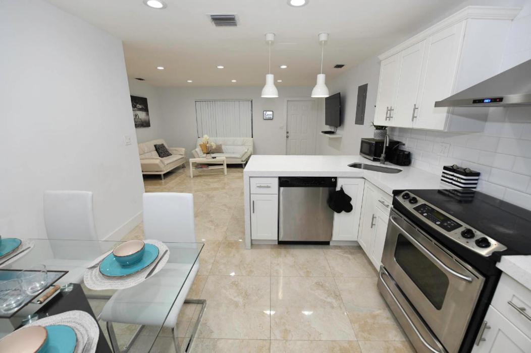 N61 Apartment Hollywood Exterior photo
