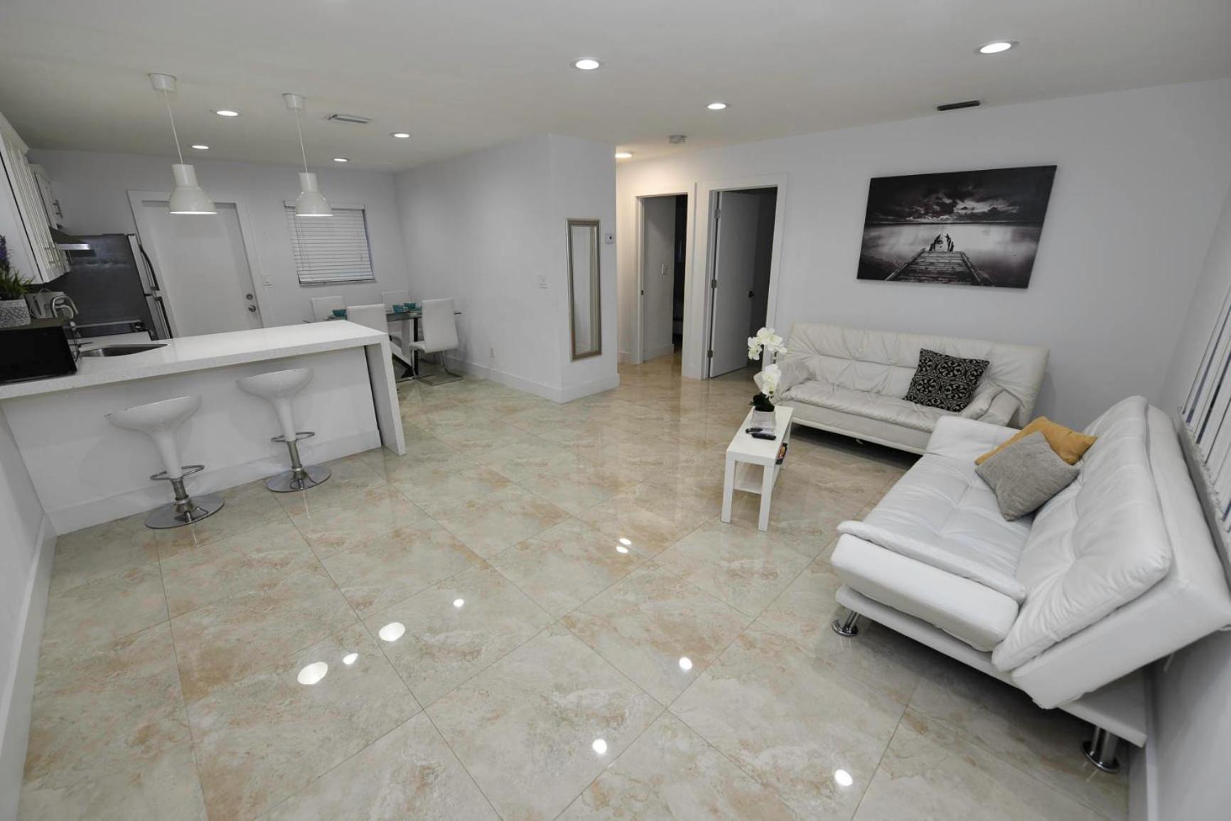 N61 Apartment Hollywood Exterior photo