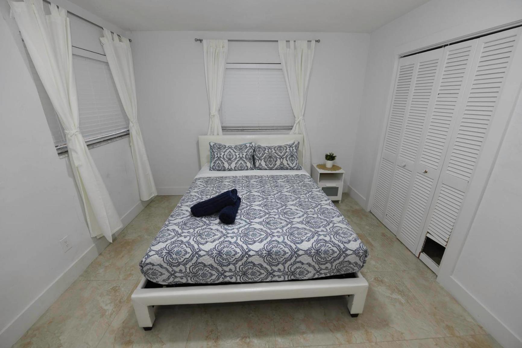 N61 Apartment Hollywood Exterior photo